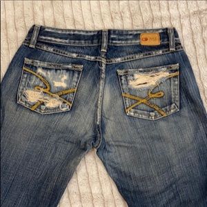 BKE distressed Capri jeans FREE SHIPPING